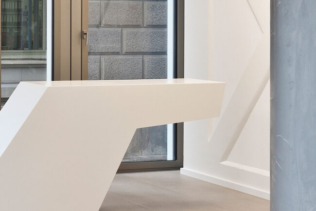 Möbeldetail eines Corian Tresens