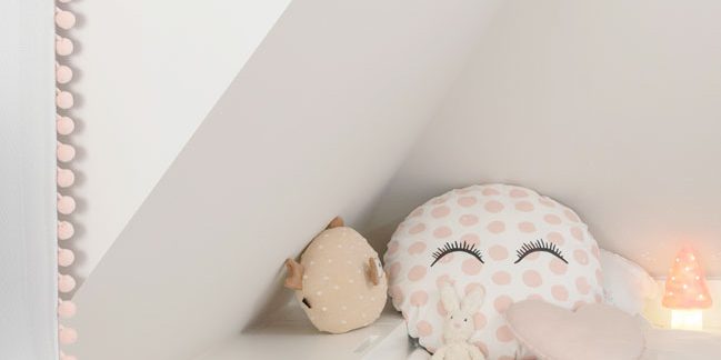 Kinderzimmer sowie Planung von Möbel bestehend aus Entwurf vom Schreibtisch, Hochbett und Einbauschrank in Hamburg